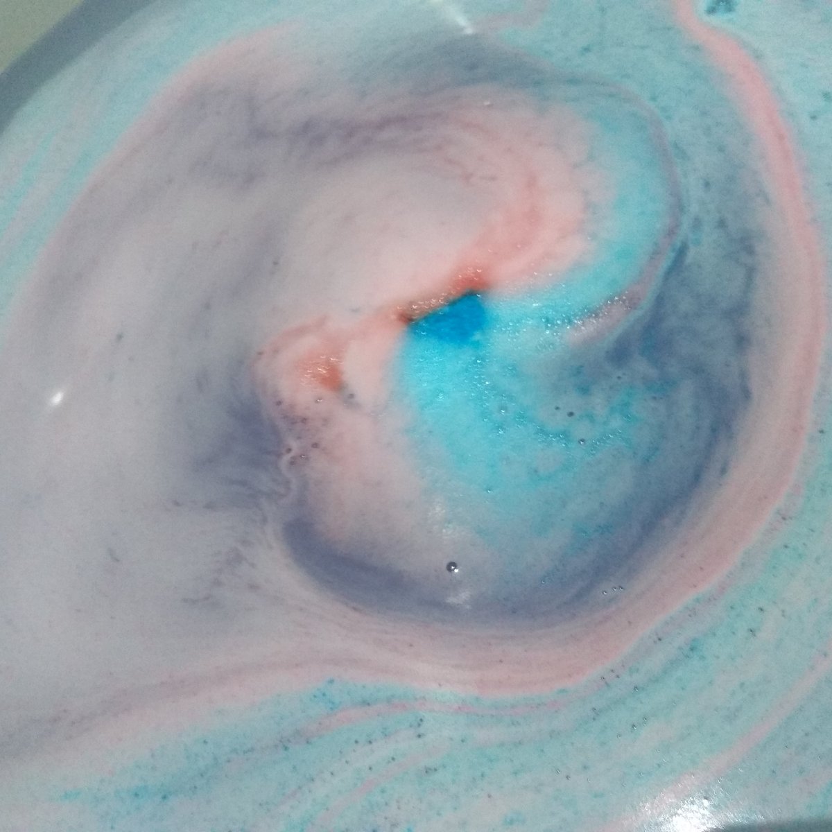 SoapingS's tweet image. Bath art ❤️ #bathart #bathbomb #lush