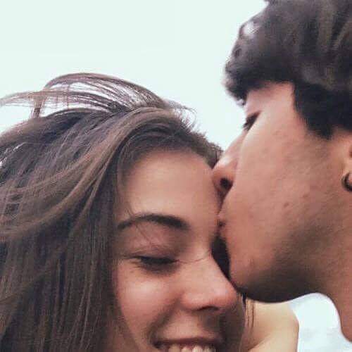 stywyffs's tweet image. Forehead kisses are still the best.