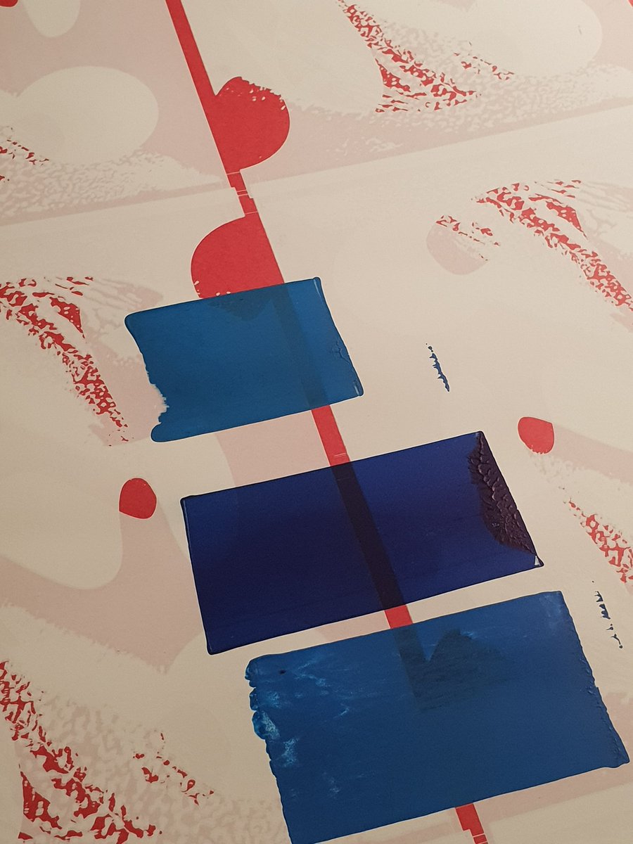 Prefet16's tweet photo. [#EnCoulisses] - Dernière étape de la fabrication des cartes de vœux des services de l'Etat : l'impression !

Une réalisation 100% Charente avec la participation de l'@EESI_ESA pour la conception graphique et de l'atelier Le Bouc à Angoulême pour l'impression en sérigraphie. https://t.co/biGXZn8Spe