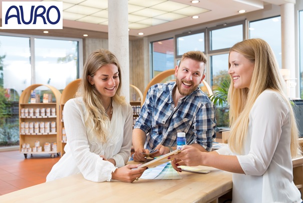 Wie wäre es im neuen Jahr mit einem Farbwechsel in den eigenen vier Wänden? Findet eure Wunschfarbe in den fast 800 Farbtönen der COLOURS FOR LIFE-Serie. #AURO #auronaturalpaints #Wandfarben #Interiordesign #Inneneinrichtung #Wandgestaltung #ökologisch #nachhaltig #Naturfarben