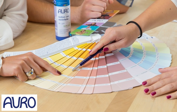 AURO_AG's tweet photo. Wie wäre es im neuen Jahr mit einem Farbwechsel in den eigenen vier Wänden? Findet eure Wunschfarbe in den fast 800 Farbtönen der COLOURS FOR LIFE-Serie. #AURO #auronaturalpaints #Wandfarben #Interiordesign #Inneneinrichtung #Wandgestaltung #ökologisch #nachhaltig #Naturfarben https://t.co/Rq7gIGKdX0