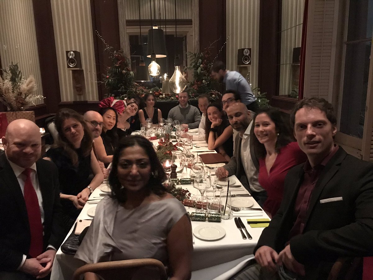 Lafouine692's tweet photo. An amazing dinner with amazing friends! Thanks @TheOakLondon for hosting us 😀

#Christmas #dinner #London #networking #network https://t.co/oQCkuPLXxK