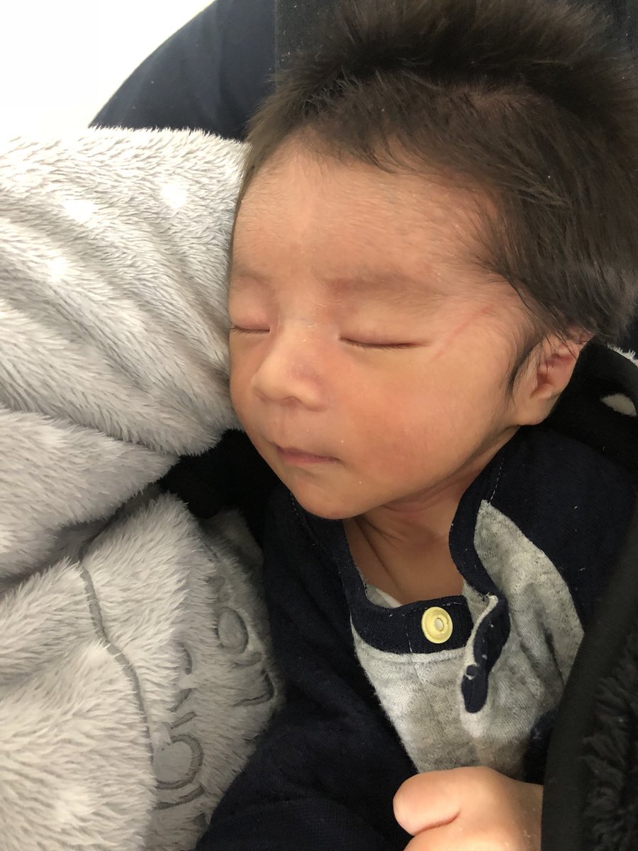 an__1101's tweet photo. １２月７日に次男産まれました４人家族👨‍👩‍👦‍👦💕
年子大変やけどありが手伝いに来てくれてなんとか😂❤️
ありと同じ時期でホンマよかった〜😣💗
これからもっと大変なるんやろなあ😂
けど大好きな子供達に囲まれて癒しがいっぱい幸せ💜💛💜💛 https://t.co/0G1dtppAmM