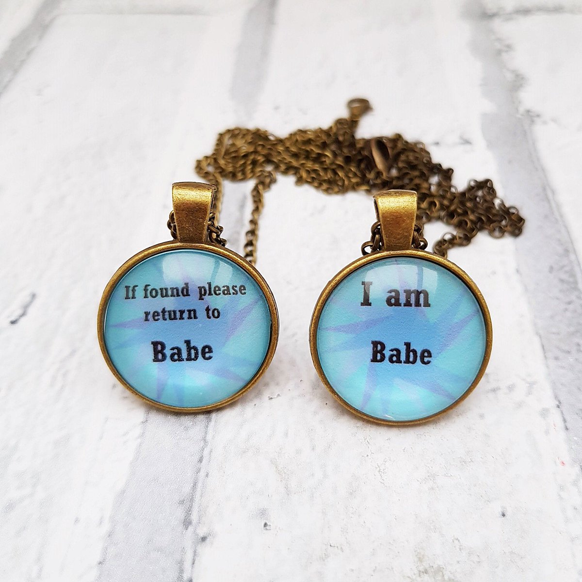 martisanne's tweet photo. Couples gift, matching necklace, couples pendant, set of 2, wedding gift, engagement present, valentines gift, romantic, anniversary gift https://t.co/pqhSXUNSjX #TMTinsta #EtsyTeamUnity #EngagementPresent https://t.co/kDciu4ZP0P