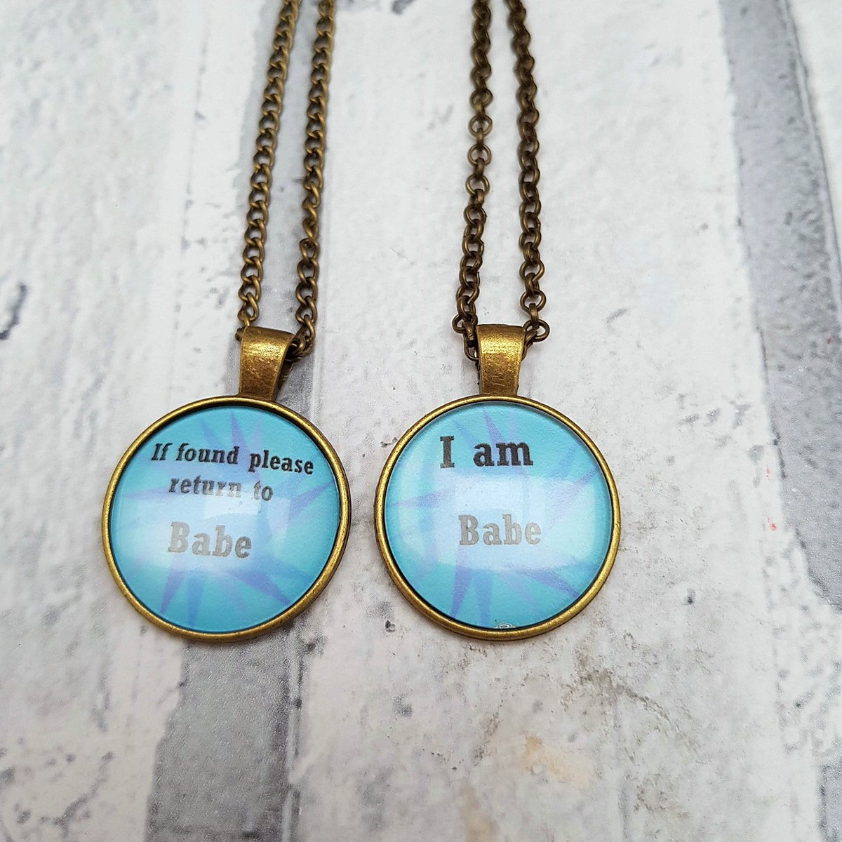 martisanne's tweet photo. Couples gift, matching necklace, couples pendant, set of 2, wedding gift, engagement present, valentines gift, romantic, anniversary gift https://t.co/pqhSXUNSjX #TMTinsta #EtsyTeamUnity #EngagementPresent https://t.co/kDciu4ZP0P