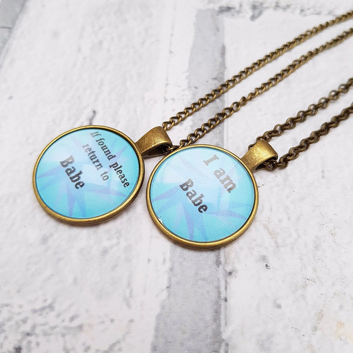 martisanne's tweet photo. Couples gift, matching necklace, couples pendant, set of 2, wedding gift, engagement present, valentines gift, romantic, anniversary gift https://t.co/pqhSXUNSjX #TMTinsta #EtsyTeamUnity #EngagementPresent https://t.co/kDciu4ZP0P