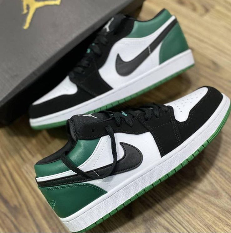 Pick your favOrder and get a free gift thus December.Nike Air Jordan 1 now available in store Price: 27,000Size : 40-45Pls send a Dm to order