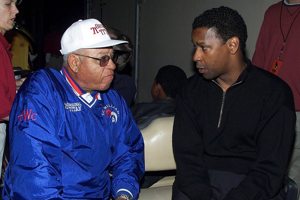 SportsJOEdotie's tweet photo. "I don't scratch my head unless it itches and I don't dance unless I hear some music. I will not be intimidated. That's just the way it is."

Coach Herman Boone, played by Denzel Washington in 'Remember The Titans', has passed away aged 84. RIP. https://t.co/FAdyZhMr2P
