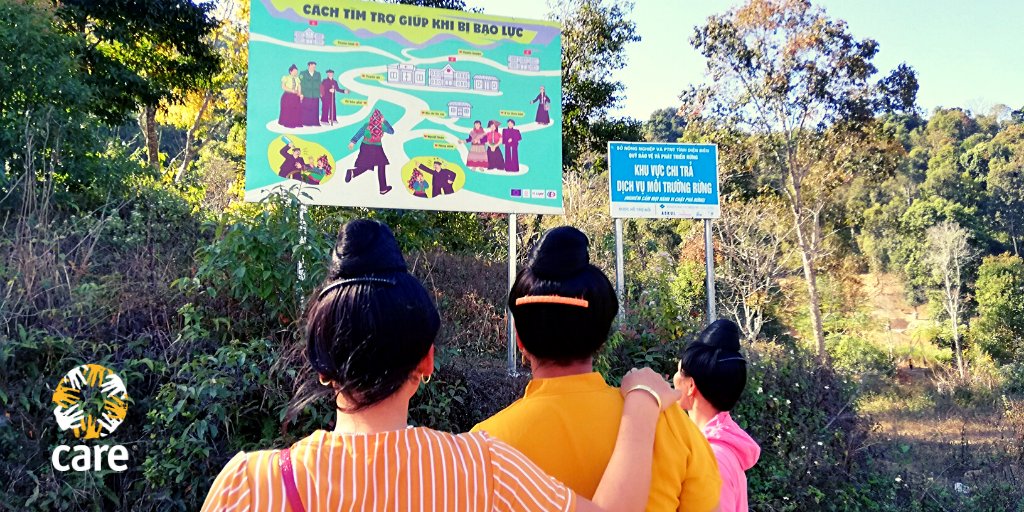 Billboards to help villagers, including illiterate ones, know how to get help in case of domestic violence. A great idea by #SUSO Stand Up, Speak Out project funded by <a href="/EU_Commission/">European Commission</a> <a href="/EU/">EU</a> <a href="/EUDelegationVN/">EU in Vietnam 🇪🇺🇻🇳</a> <a href="/linhng39/">Nguyen Thi Thuy Linh</a>