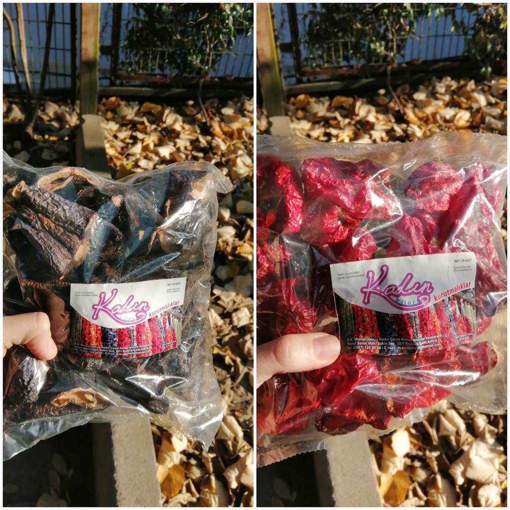 bukoop's tweet image. Mezopotamya güneşinde kurutulan dolmalık kuru biber ve kuru patlıcan da raflarda. Denemelik geldi, barakaya bekleriz 🌶🍆