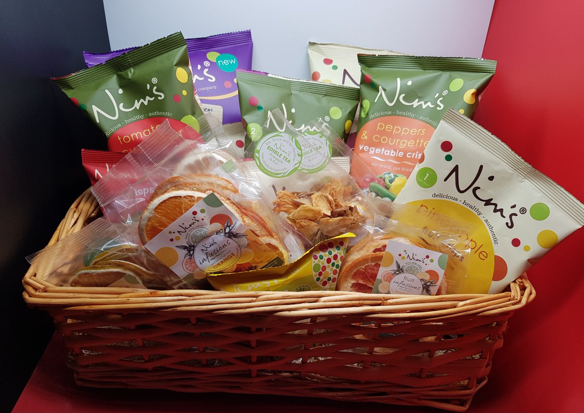 Nims_FruitVeg's tweet image. Day 1 of the advent competition  and it is positively bursting at the seams......stay tuned for just 5 more days and see it fill up. 
Retweet and tag a friend. 1 lucky winner will be sent this hamper in the new year. Snack differently with Nim's!

#win #advent #airdried