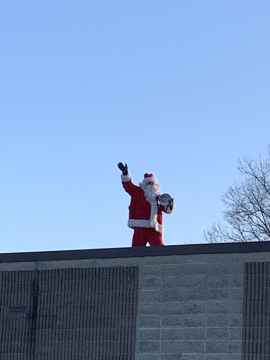 OMSStuCouncil's tweet photo. Spreading merriment at Olson! Thank you @tabernaclehsa for the yummy hot chocolate! https://t.co/OW5V0D1a9U