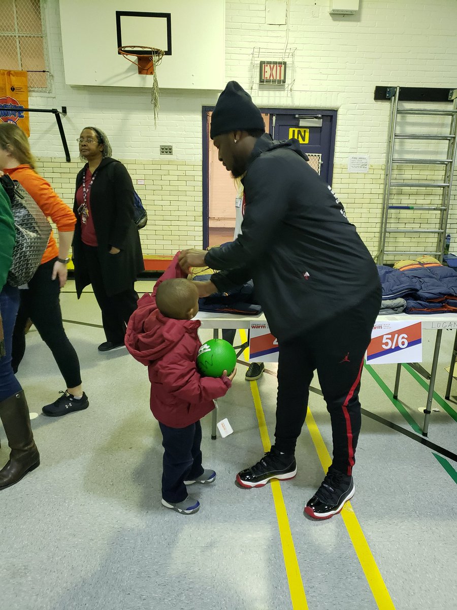 ColletteButler's tweet photo. @ElementaryJames Operation Warm Coat!!! Over 300 children received a free warm coat and got to meet Jordan Howard, Philadelphia Eagles. Thanks @operationwarmcoats!!! #CommunitySchoolsPHL #PHL_MOE #jordanhoward https://t.co/CG9zjo8Aie
