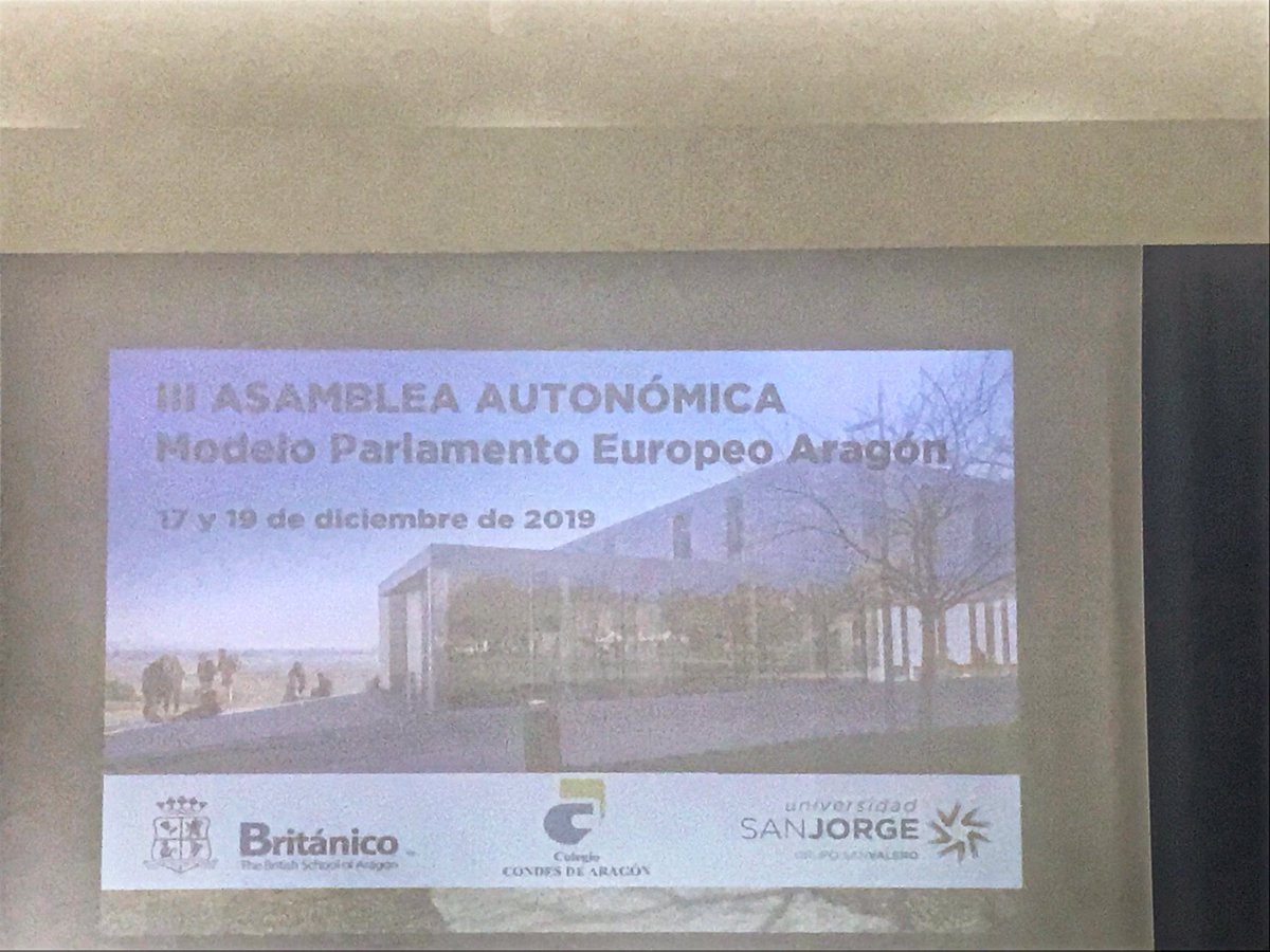 ebazan2809's tweet photo. IIIAsamblea Autonómica Modelo Parlamento Europeo Aragón, alumnos de 1º Bach, intentando llegar a consensos #somosciudadanoseuropeos #corazonistaslamina @meridariz @corasemprende1 https://t.co/OoN6lvh1Qo