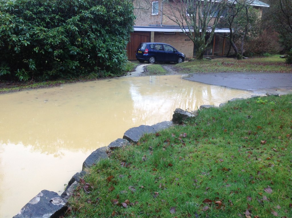 GRTibble's tweet image. I'd rather know what is happening about the burst water main on Chilworth Road and all the water that is cascading down our Lane causing flooding please