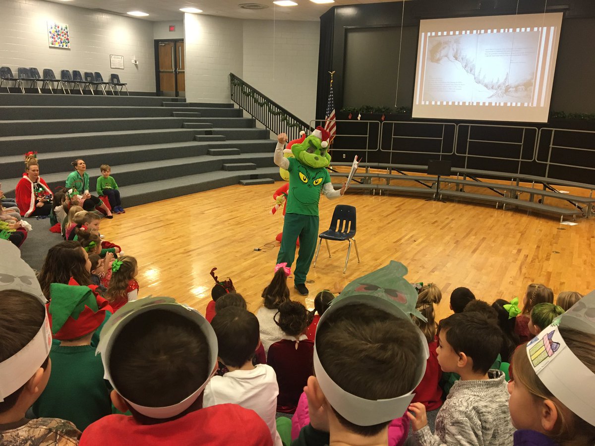 I have #PrideIn5 when my principal dresses up for the kids. #GrinchDay #1stgrade <a href="/ChapinEaglets/">Chapin Elementary</a> <a href="/LexRich5Schools/">Lex-Rich 5 Schools</a>
