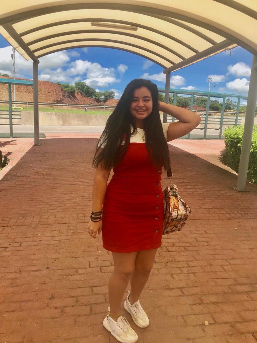 Hoy quiero desearle un feliz cumpleaños a mi niña bonita  Mariangel Herrera, pidiéndole al Dios Todopoderoso la llene de bendiciones, salud y siempre me la proteja!!! Felicidades hija mia!