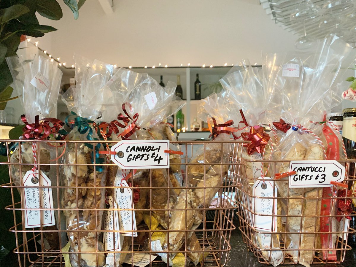 🎄CHRISTMAS GIFT IDEAS🎄🎅🏻 Now available, sweet and tasty Cannoli and Cantucci stocking fillers.🎅🏻