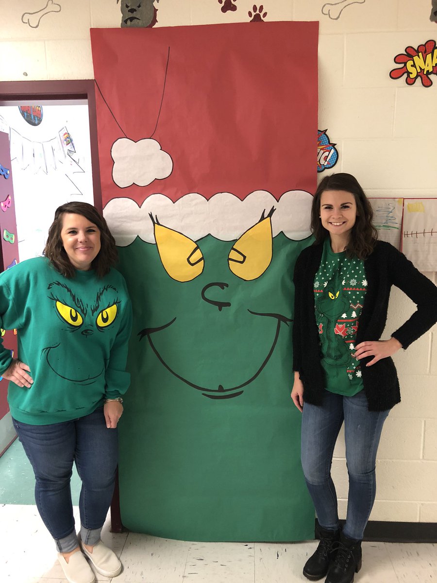 MrsCallahanRRES's tweet photo. We are ready for our annual GRINCH DAY!!! @MissBarnettRRES #rr_bulldogs #Grinchday #secondgrade https://t.co/LXyIVtHhHz