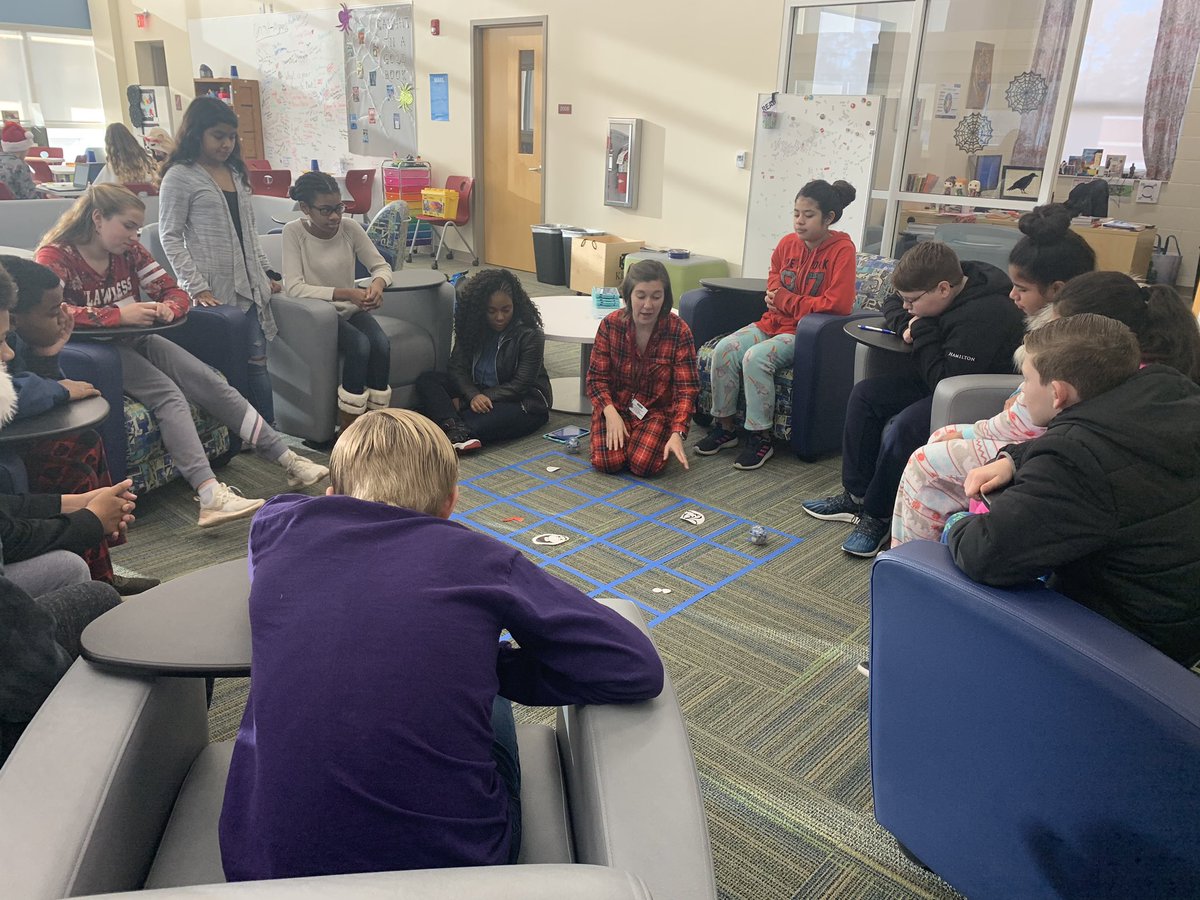 Coding with <a href="/patrice4books/">patrice lambusta</a> &amp; Mrs. Hurst.  Do you want to build a snowman?  #PowerInTheWeb