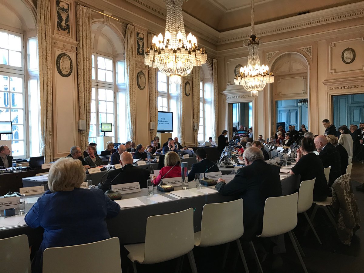 infoFEM2018's tweet photo. C’est parti pour le #CMMetz de décembre avec la présentation d’une motion de @DominiqueGros57 relative à l’Hôpital d’Instruction des Armées Legouest : @florence_parly  @Defense_gouv #Metz https://t.co/wa4Y4njhWa