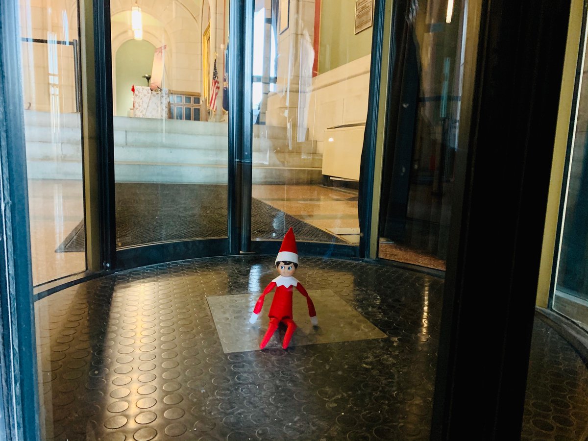 You know you’ve had too many cookies when the door thinks you’re two people... Just open, I get it, I’m on the gray square!