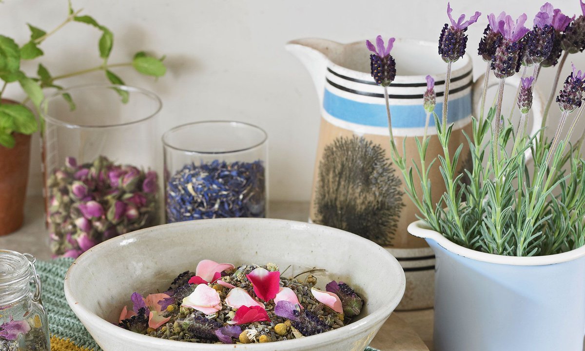 Want a natural way to fragrance your home? try the aromas of herbs, flowers and essential oils that will lift your spirit and calm the mind, bringing soothing freshness to any space. Read more at  buff.ly/2xyZJeG #freshherbs #hometips
