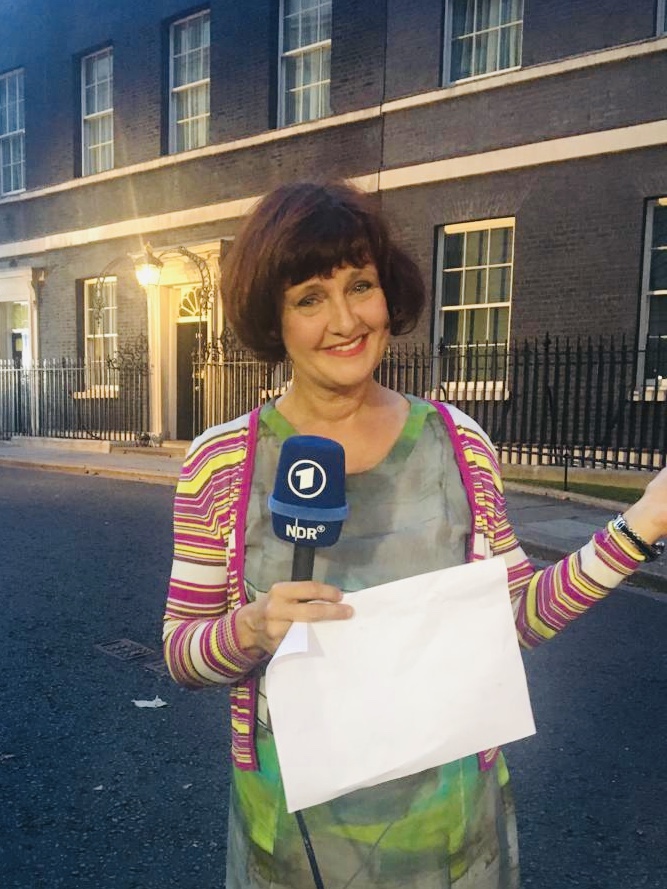 Annette Dittert  tweet media