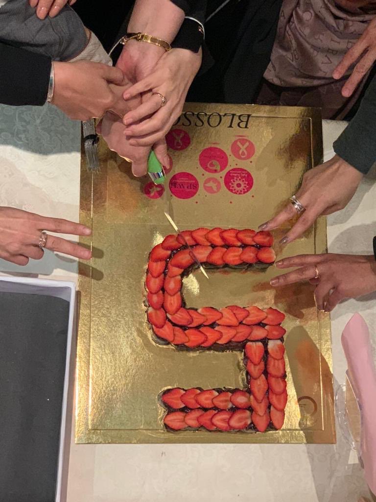 zahra_ksa's tweet photo. هم كزهرة البلوسم متفتحين مبتسمين عيونهن تشع قوة وسعادة🌸
هم مستعدين للانطلاق وبدء حياة جديدة تتميز بالقوة والتمكين والرضا..
ولنا لقاءات أخرى ونجاحات قادمة باذن الله وانجازات كثيرة بانتظارنا 💖
شكرا للجهات الداعمة
@physiotrio @sptwh
#physiotrio #sptwh
شكرا لفريق بلوسم 5 🌸 https://t.co/nhkOCk1EEv