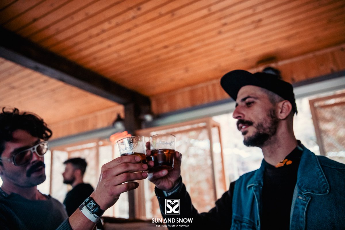 BracelitEs's tweet photo. 🎸 Este año también nos hemos ido de #festival por todo lo alto, nada menos que a @websierranevada donde el @SunAndSnowFest utilizó #pulserasNFC para que sus asistentes pudieran consumir de la manera más cómoda y rápida. https://t.co/WOyF1Y0V2x