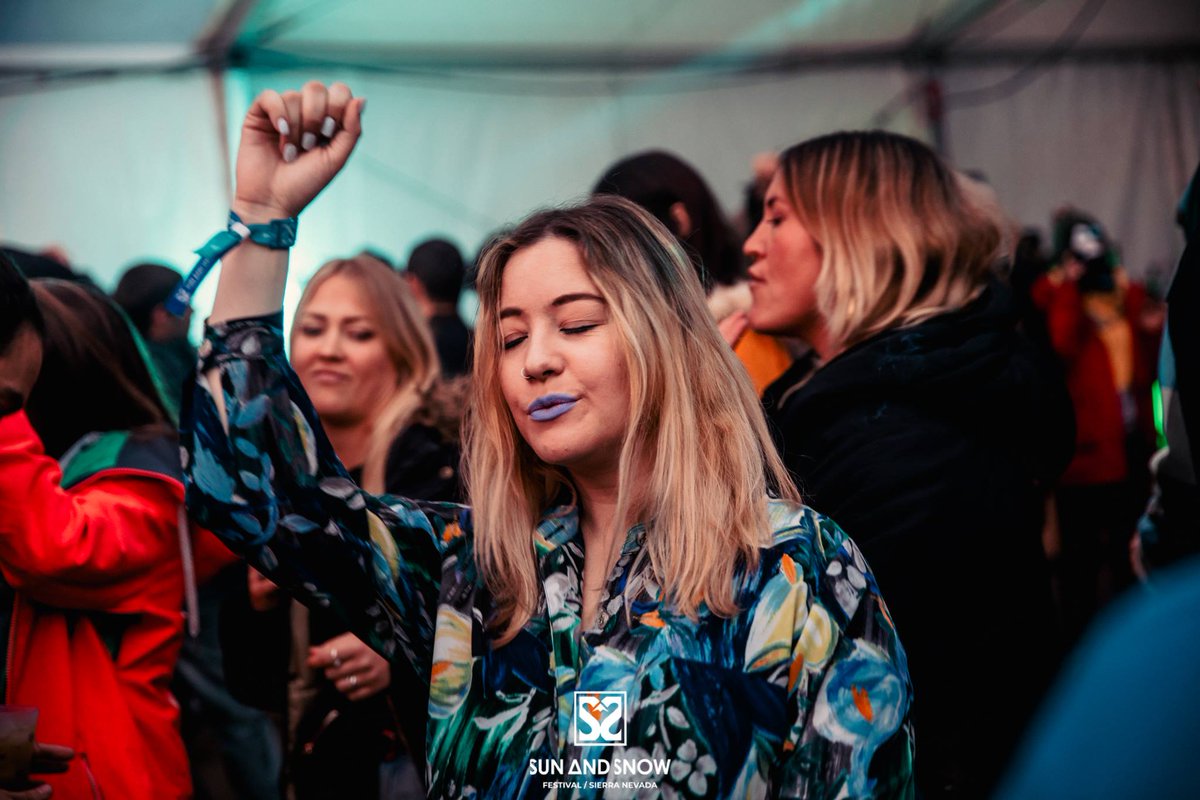 BracelitEs's tweet photo. 🎸 Este año también nos hemos ido de #festival por todo lo alto, nada menos que a @websierranevada donde el @SunAndSnowFest utilizó #pulserasNFC para que sus asistentes pudieran consumir de la manera más cómoda y rápida. https://t.co/WOyF1Y0V2x