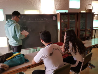 Estamos en <a href="/_usj_/">Universidad San Jorge</a> Asambleas autonómicas: Modelo Parlamento Europeo Aragón

María Machín, Claudia Gómez, Borja Domínguez, David Escanilla, Antonino Sistac, Hugo Borruel, Juan Valle e Ignacio Ortigas. Y 2 alumnos de 2º como MEP Alumni ayudan en organización Asamblea. 
 🇪🇺#MEP
