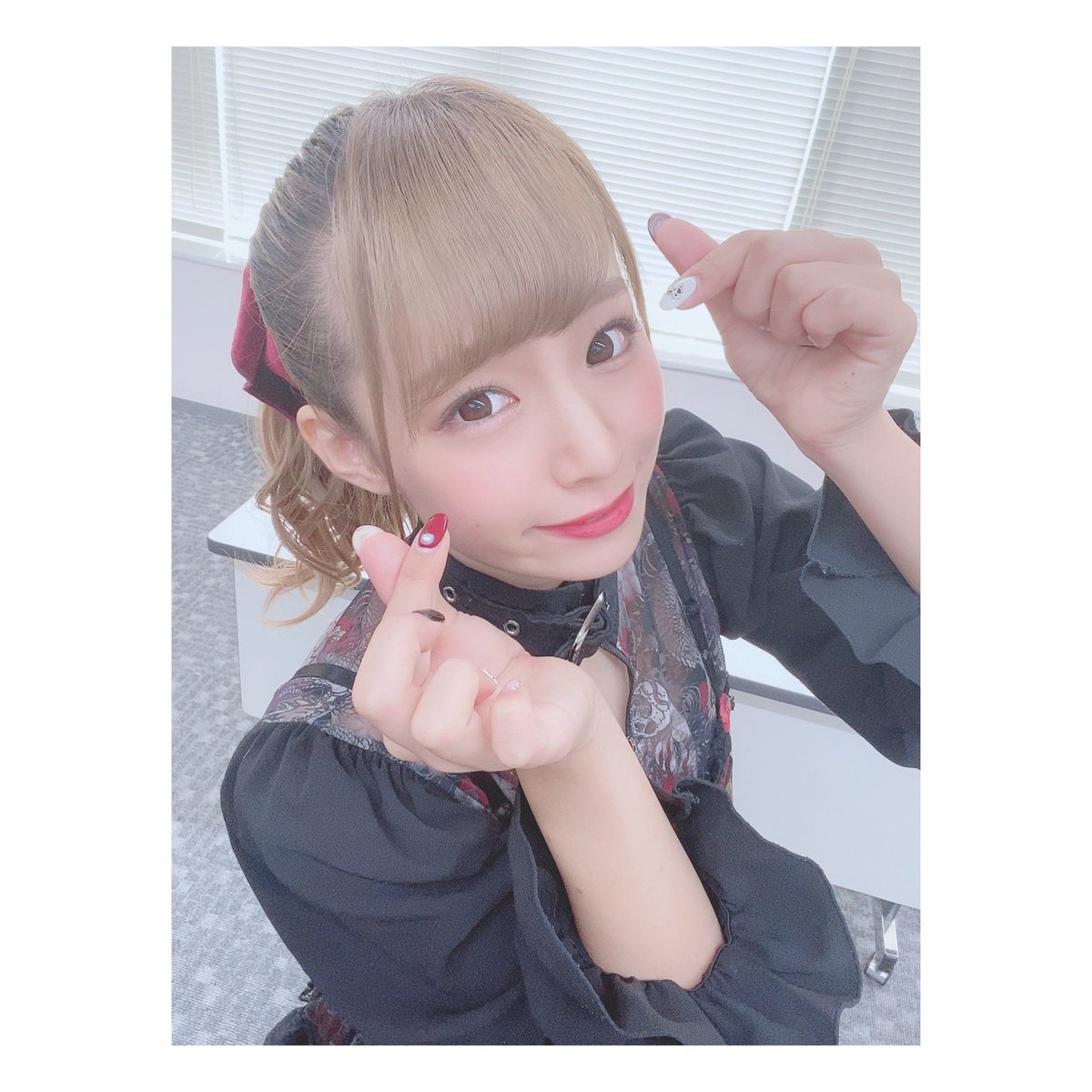 loverbwcutegirl's tweet photo. りぃちゅさんです。
Her name is Riicyu
She is active in an pop idle group calld KDR8 in Japan
她的名字叫りぃちゅ
她活跃于日本名为 KDR8 的流行音乐组
#popidlegroup #かわいい #グラビア #りぃちゅ
#KDR8 @riichu_1008 https://t.co/DeNGo4IyeM