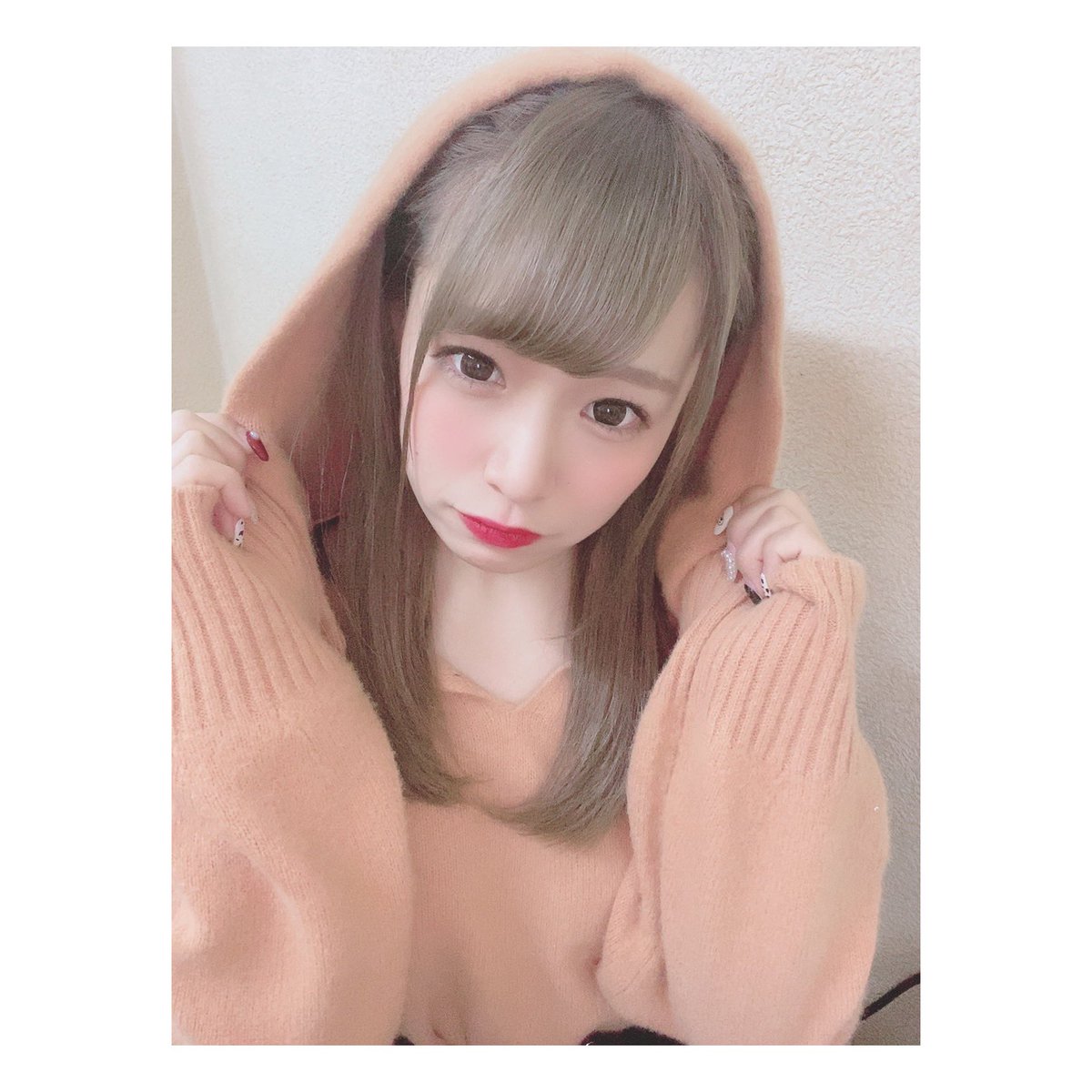 loverbwcutegirl's tweet photo. りぃちゅさんです。
Her name is Riicyu
She is active in an pop idle group calld KDR8 in Japan
她的名字叫りぃちゅ
她活跃于日本名为 KDR8 的流行音乐组
#popidlegroup #かわいい #グラビア #りぃちゅ
#KDR8 @riichu_1008 https://t.co/DeNGo4IyeM