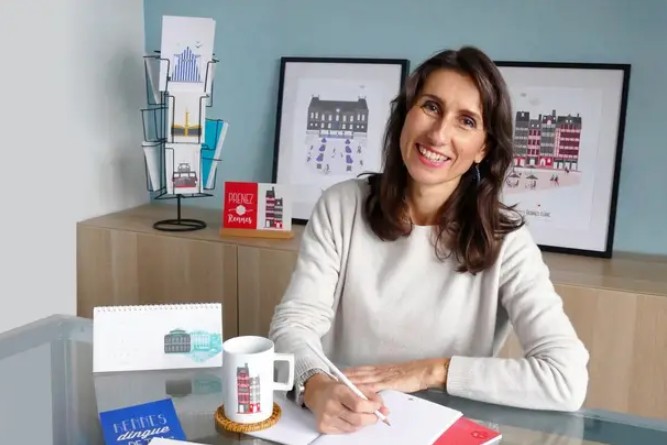 20minutesrennes's tweet photo. Elle veut moderniser l’image de la #Bretagne avec ses objets-souvenirs. La société rennaise @farbay_editions  revisite l’imagerie bretonne avec des affiches et des cartes au design soigné https://t.co/g4ZnDJj2zR @20Minutes https://t.co/UZcwoOKAEZ