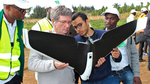 *DERNIER numéro de Spore* - Le magazine cesse de paraître. L’occasion de revenir sur son héritage, d’explorer le potentiel de l’#IA pour transformer l’agriculture et de lire une interview d’<a href="/EdMabaya/">Ed Mabaya</a> sur le passage à l’échelle de l’ag digitale: bit.ly/2Mds6qC