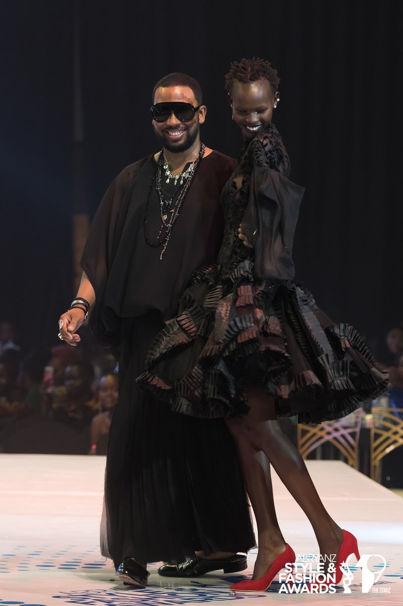 asfawards's tweet photo. All smiles to @Tlale_large and @shanelleNyasia
#ASFA2019 #TheSTARZ https://t.co/aanU6VMnNv
