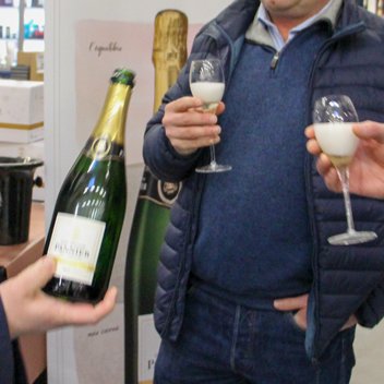 Nous remercions nos fournisseurs @champagnepannier et Pidy pour leurs délicieuses dégustations d'hier.

#Maisonmédelys #Médelys #Medelys #30ansdepassion #Rungis #Paris #marchederungis