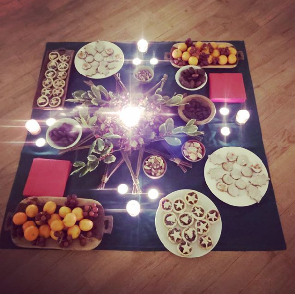 TheZestLife's tweet photo. A centre piece of lights, treats and nature to end our last yoga session before the Christmas break. Thanks to all who came along and joined in the flow class. I think we all left glowing, nurtured and recharged ready for Christmas 🎄 #wellness #Christmas #timeout #peace #yoga https://t.co/gynV3idTOW