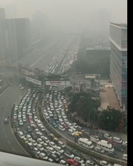 KailashGupta06's tweet photo. #Delhi- #gurugram - see the queue
why this kolavera kolavera di... 🚗🚗🚗🚗🚙🚙🚙🚙🚙🚙🛺🛺🛺🛺🚌🚌🚌🚒🚒🚜🚜🏍️🏍️🛵🛵🚲🚲 https://t.co/OrYA2Q5OWz