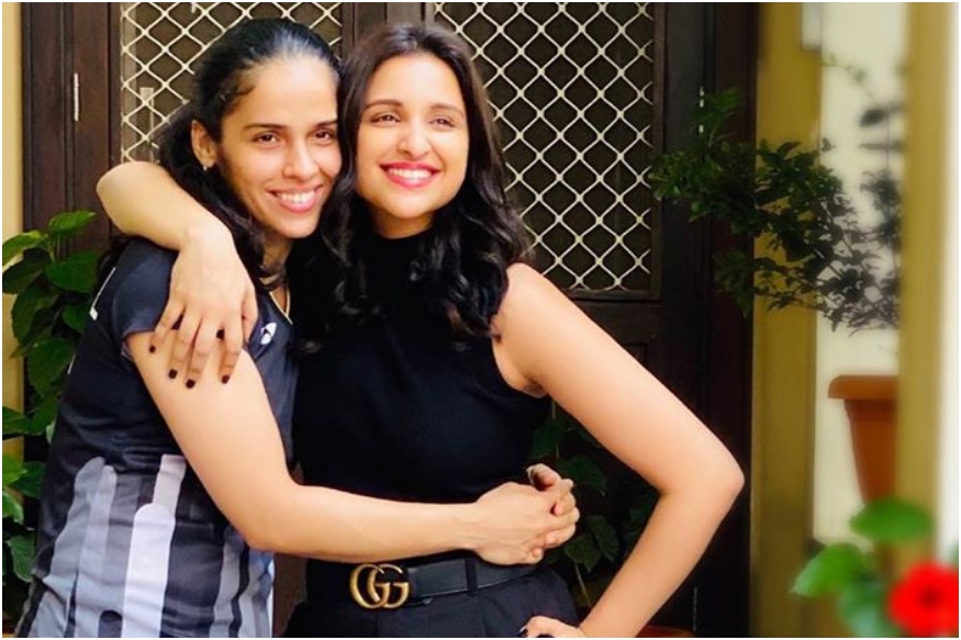 UrbanAsian's tweet photo. This Is What @NSaina Has To Say About Her Biopic Featuring @ParineetiChopra 

https://t.co/GwJxCwrxSd

#ParineetiChopra #SainaNehwal #TheSainaPlaybook #AmoleGupte #TheSaina @MusicalMallik #DeepaBhatia #SujayJairaj @Manavkaul19 @itsBhushanKumar #KrishanKumar @tseriesfilms https://t.co/rQGgqM78S3
