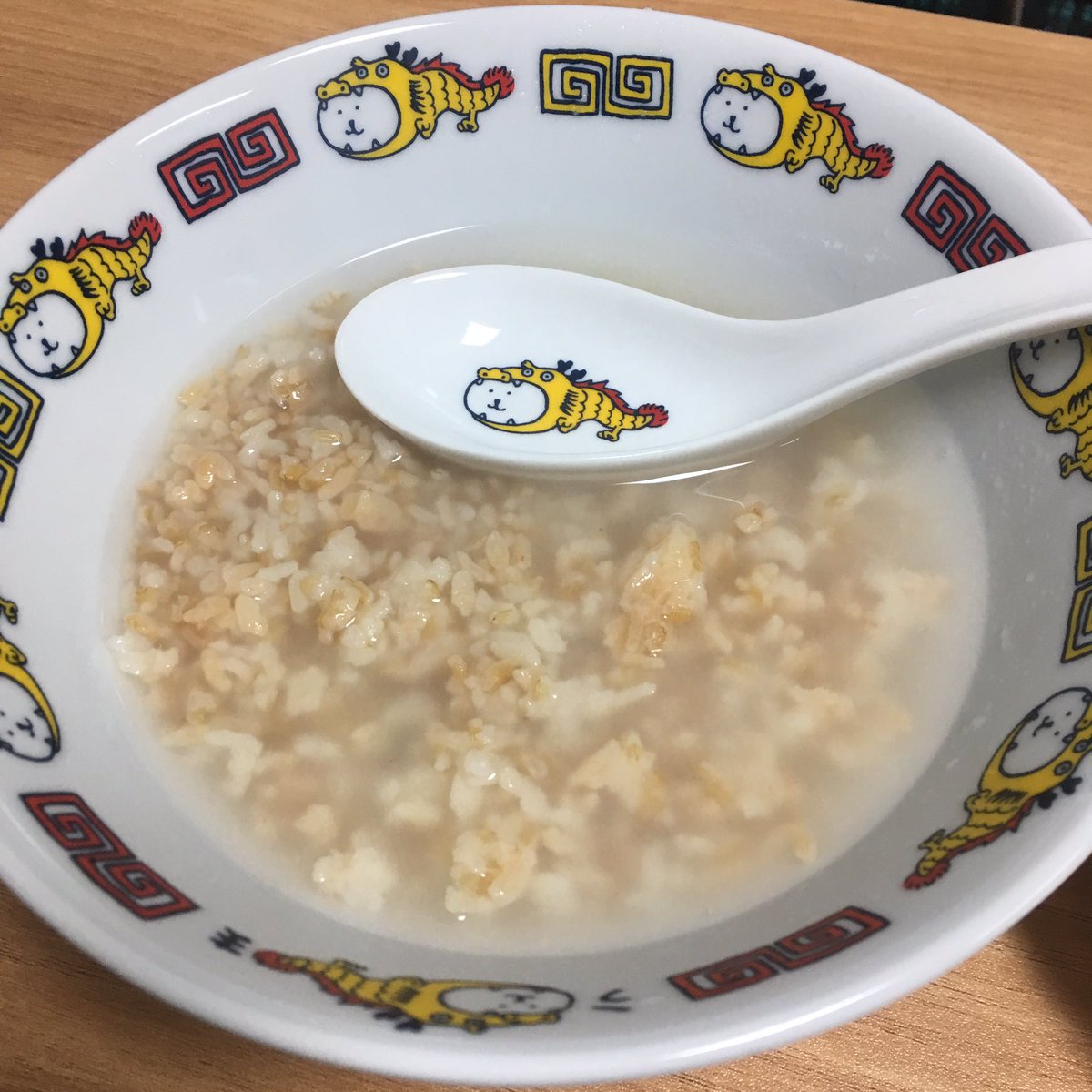 tunacan1825's tweet photo. 새벽에 만든 누룽지를 끓였다
굳이 밥을 구워서 수분을 죄다 날렸다가 ??? 그걸 다시 물에 끓여먹어??? 새삼 진짜 이상하다 라고 잠깐 생각했지만 한국인은 어쩔수 없다 https://t.co/y81ipi3eJw