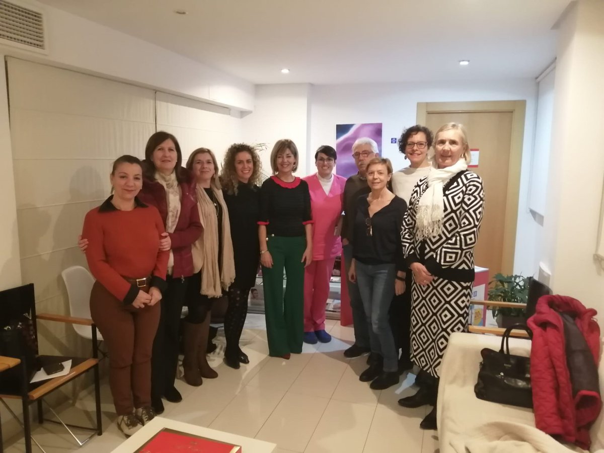 ClinicaTeCuida's tweet photo. Excelente tarde la de ayer aprendiendo con @Pharmamel_ES y su #Mel13... ¡Muchas gracias por venir!

#Estética #Granada https://t.co/A7z1GHWNTa
