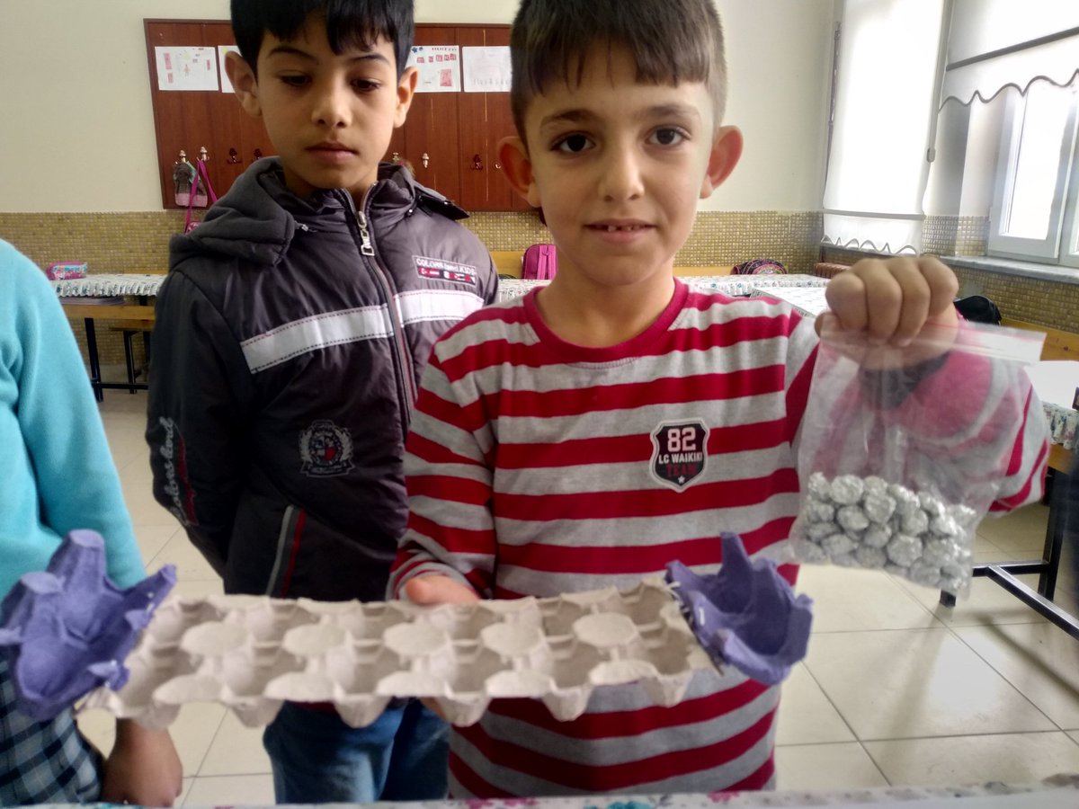KokenMeryem's tweet photo. Yerli Malı haftasına uygun😊Köy okulundaysan imkanlar dahilinde mangala yapabilirsin👍 https://t.co/4ROgb3ivk9
