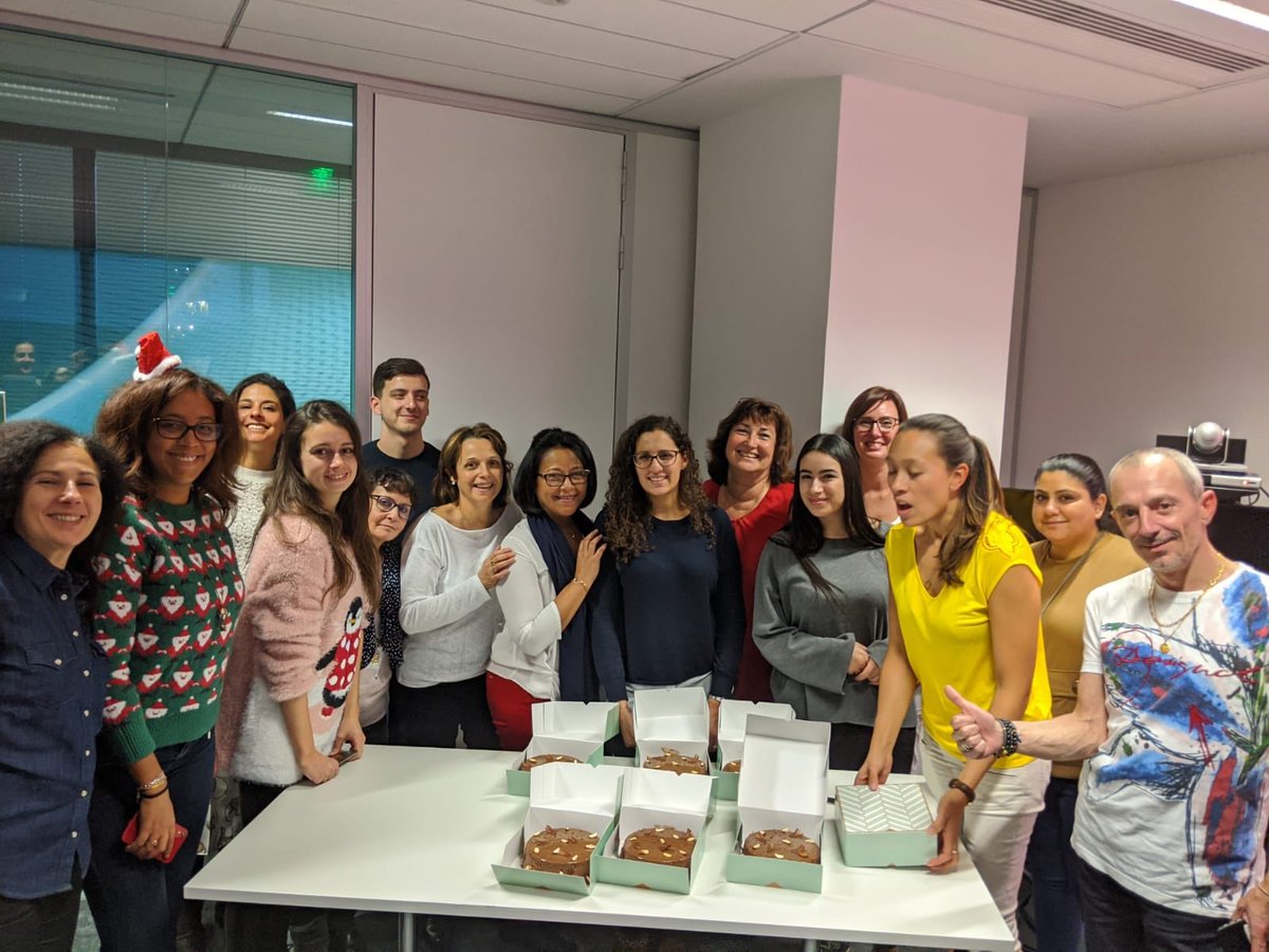 Célébration des 30 ans de <a href="/AltaviaCosmic/">Altavia Cosmic</a> avec les Merveilles de <a href="/YannCouvreur/">Yann Couvreur</a> ! Un régal, l’equipe a adoré, merci <a href="/CurtatNath/">nath curtat</a> 🤗🎂

#30ansCosmic #foudepatisserie #teambuilding