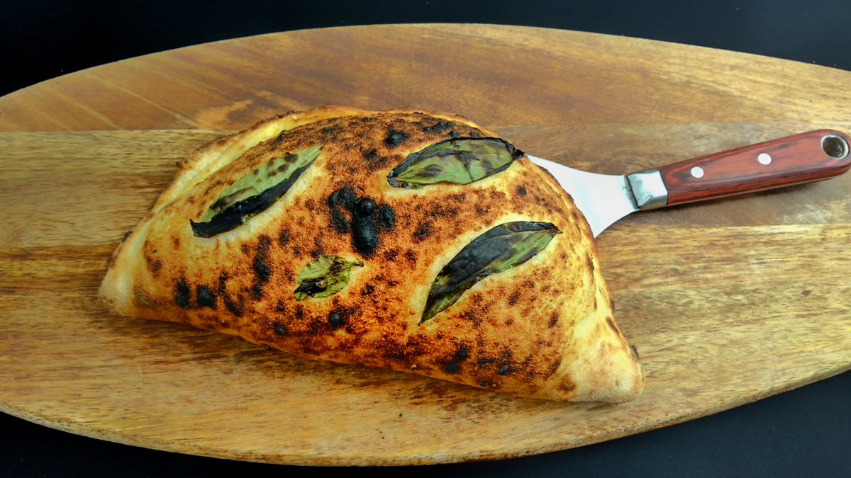 Our dear Vehicle is back..Calzone before Christmas? Ho Ho Ho Yes!

<a href="/ShepherdsMkts/">Shepherds Markets</a> <a href="/Startisans/">Startisans</a> 

#calzone #sourdough