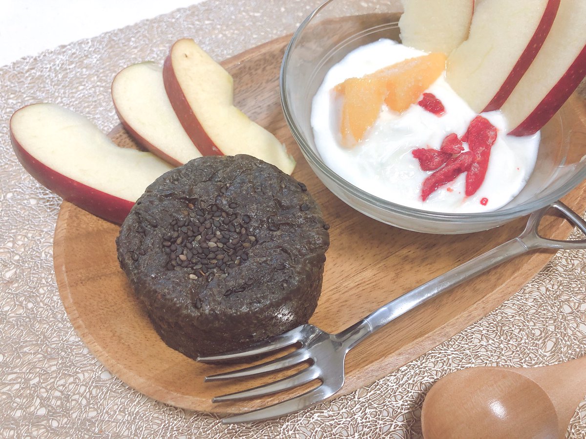 yuu_stri17's tweet photo. 1BREAD(@1bread_tokyo )の低糖質パン優秀、、🥯
糖質80%カットで1個あたりタンパク質15g以上入ってるからダイエット中パン食べたい時めっちゃいい！
食べ応えあって1個でお腹溜まって間食いらないくらい。美味しくてリピしそうです
朝食とかランチにおすすめ👏 https://t.co/pY1WOX1FNj