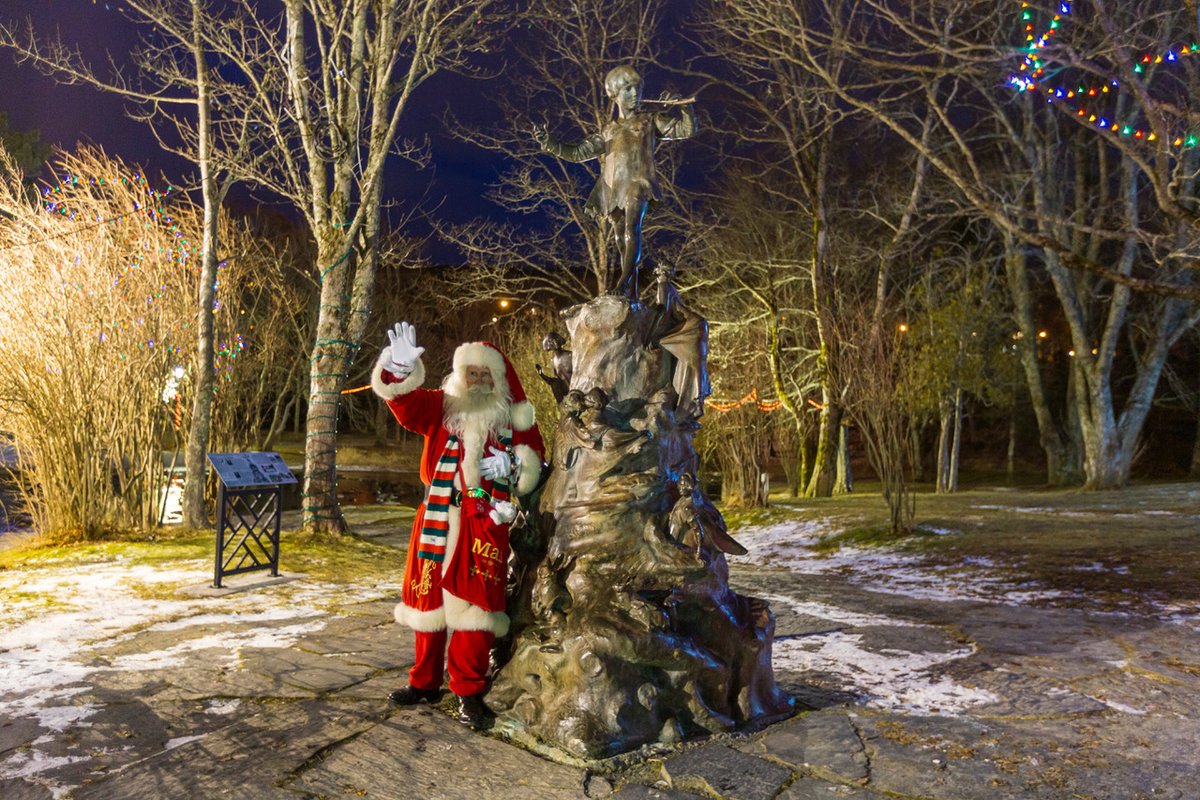 templeton_bruce's tweet photo. Come and join Santa in the Bowring Park Greenhouse from 5-7 on Saturday. Bring your camera and make memories for your children, grandchildren and family. https://t.co/8KPNGrwjSt