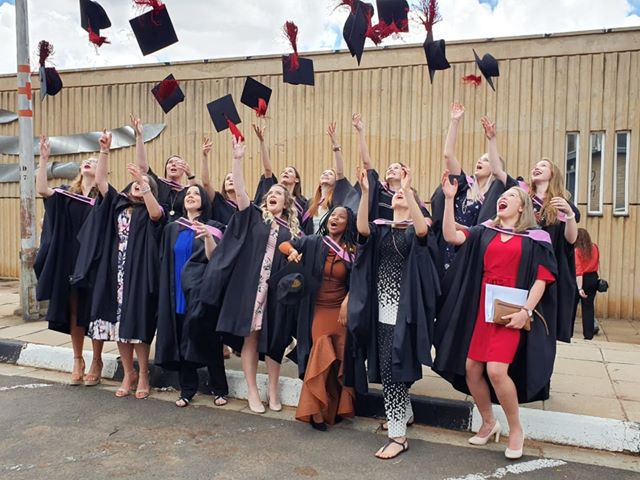 HealthSci_News's tweet photo. A BIG congratulations to our class of 2019 Dietetics students who recently obtained their qualifications! We know that you will go out there and shine!
#Dietetics | #ClassOf2019 | #Graduates | #UFSHealth | #ProudKovsies | #UFS https://t.co/A1f6NLA9Cz