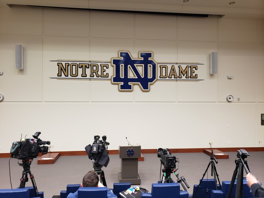 ShakeDownTheThu's tweet photo. ND Football: National “Early” Signing��Day https://t.co/iaT0bQlp7i https://t.co/jaTOwHslOF